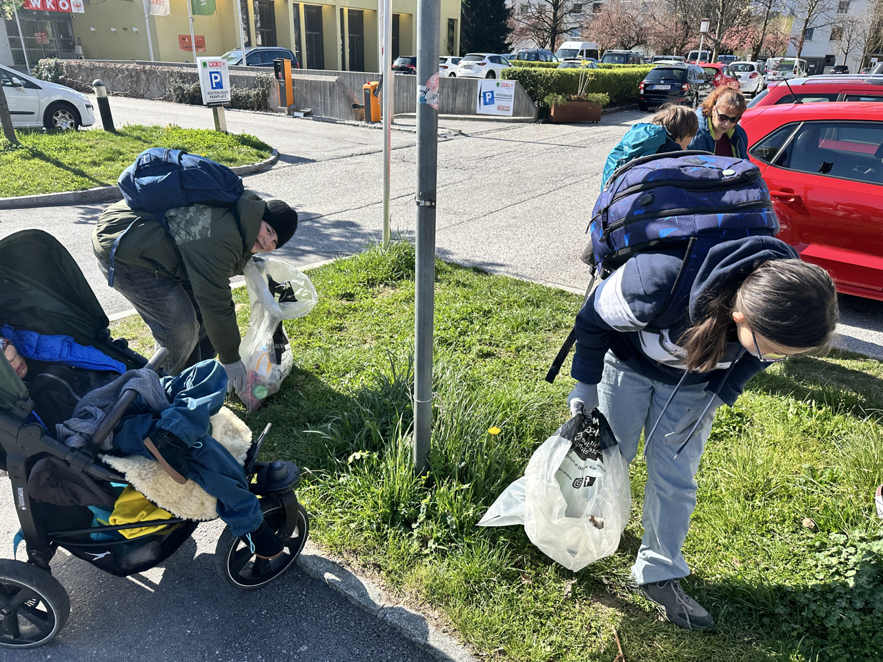 Kinder sammeln vier Kinder sammeln vier